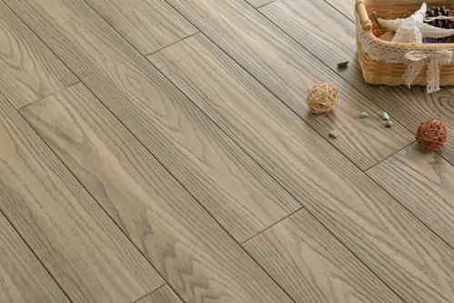 木之初實木地板與塑膠地板的視覺效果與產品特點對比