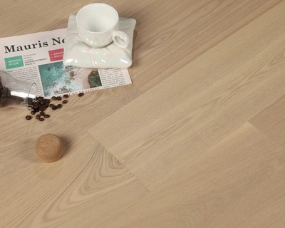 125㎡全屋通鋪木地板，才有家的感覺